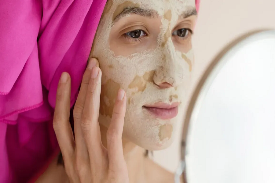 4 DIY Hacks Of Multani Mitti Face Masks For Different Skin Types