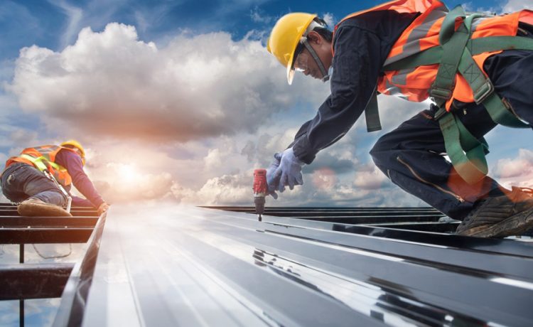 Reasons why you must not attempt a roof repair on your own