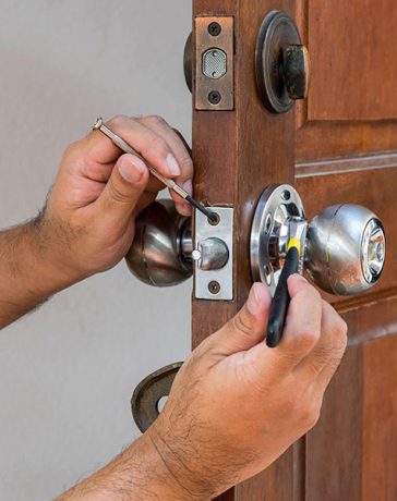 Recommendations advice and tips on dealing with a lockout situation successfully